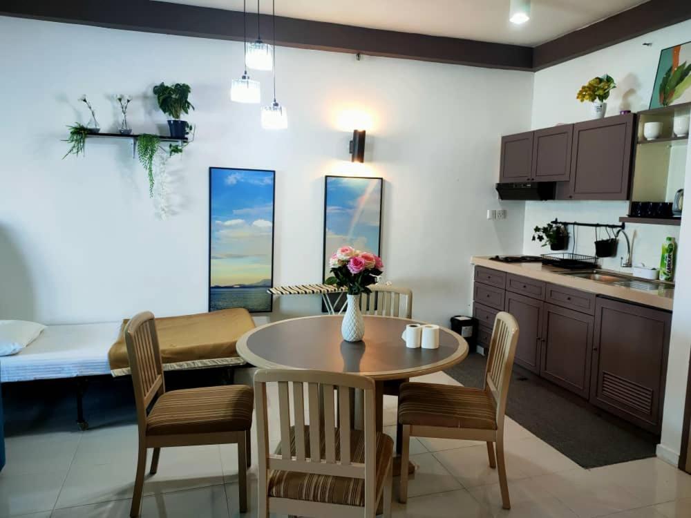 Beachfront Full Sea Penang Apartment Tanjung Bungah (Penang)
